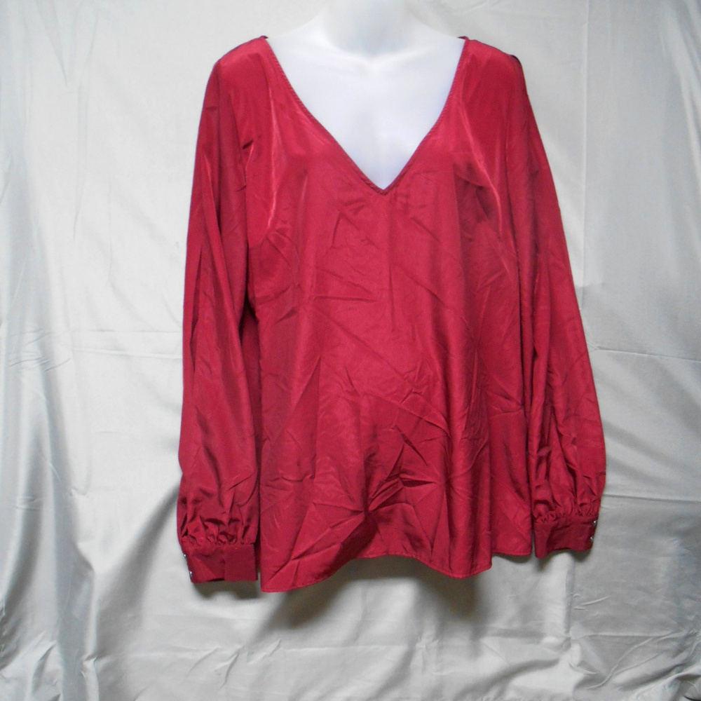 NWOT MBN burgundy V neck top 3X